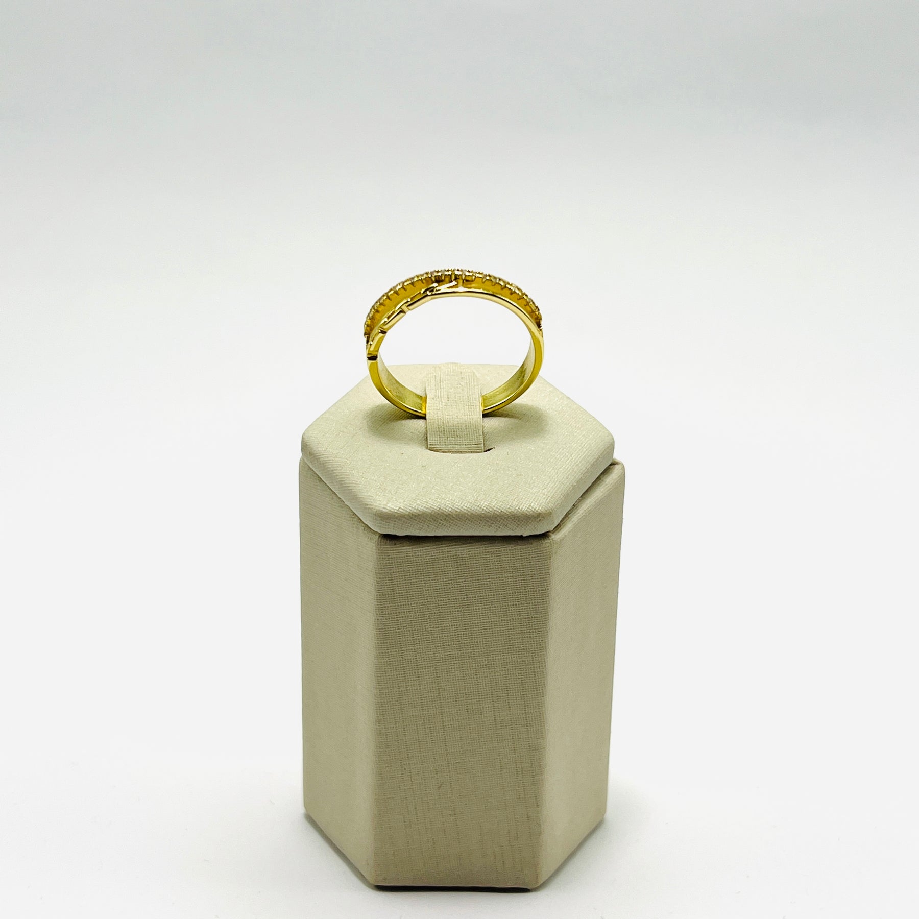 Anel Elegance Vasques Banhado A Ouro Com Zircônia