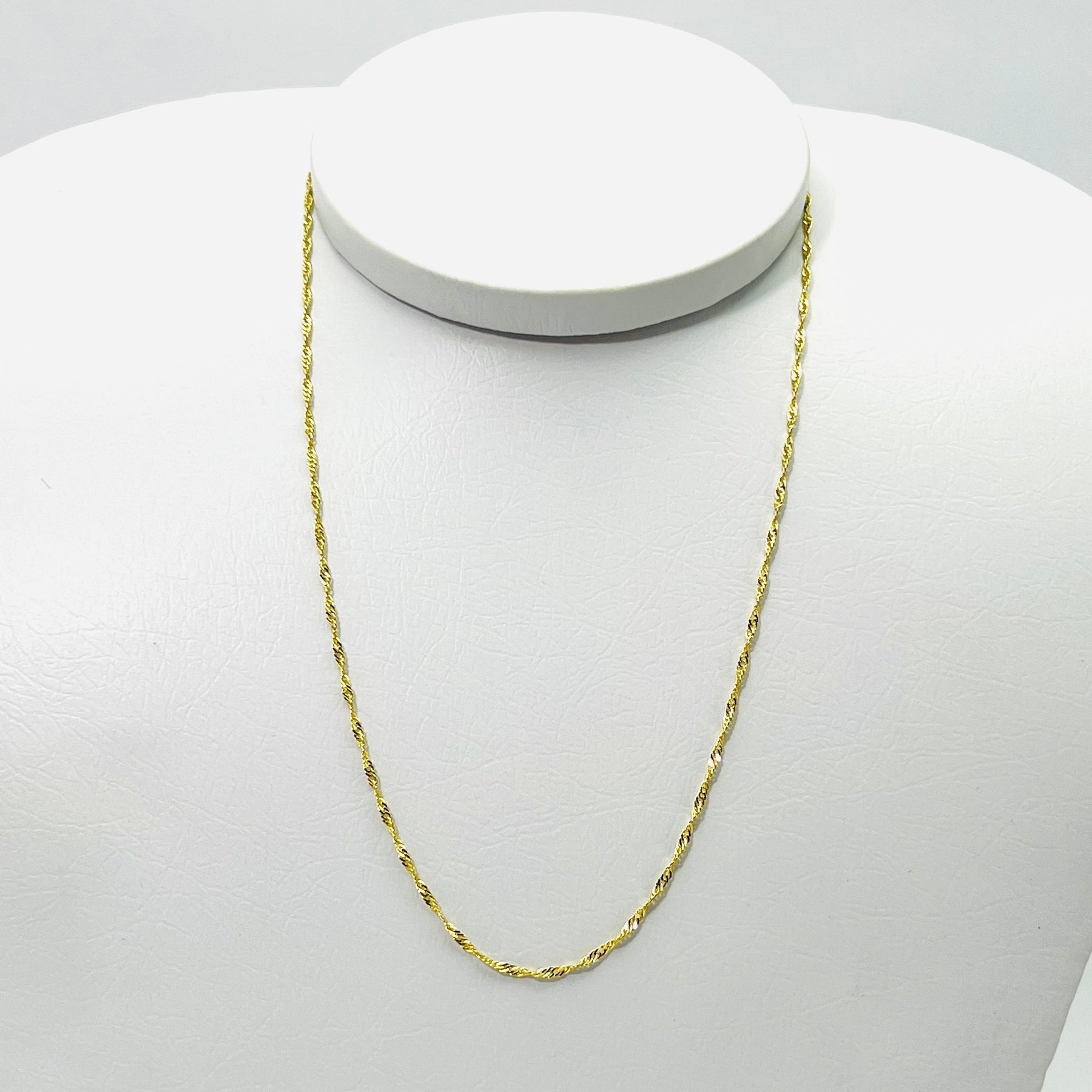 Colar Torcido Médio