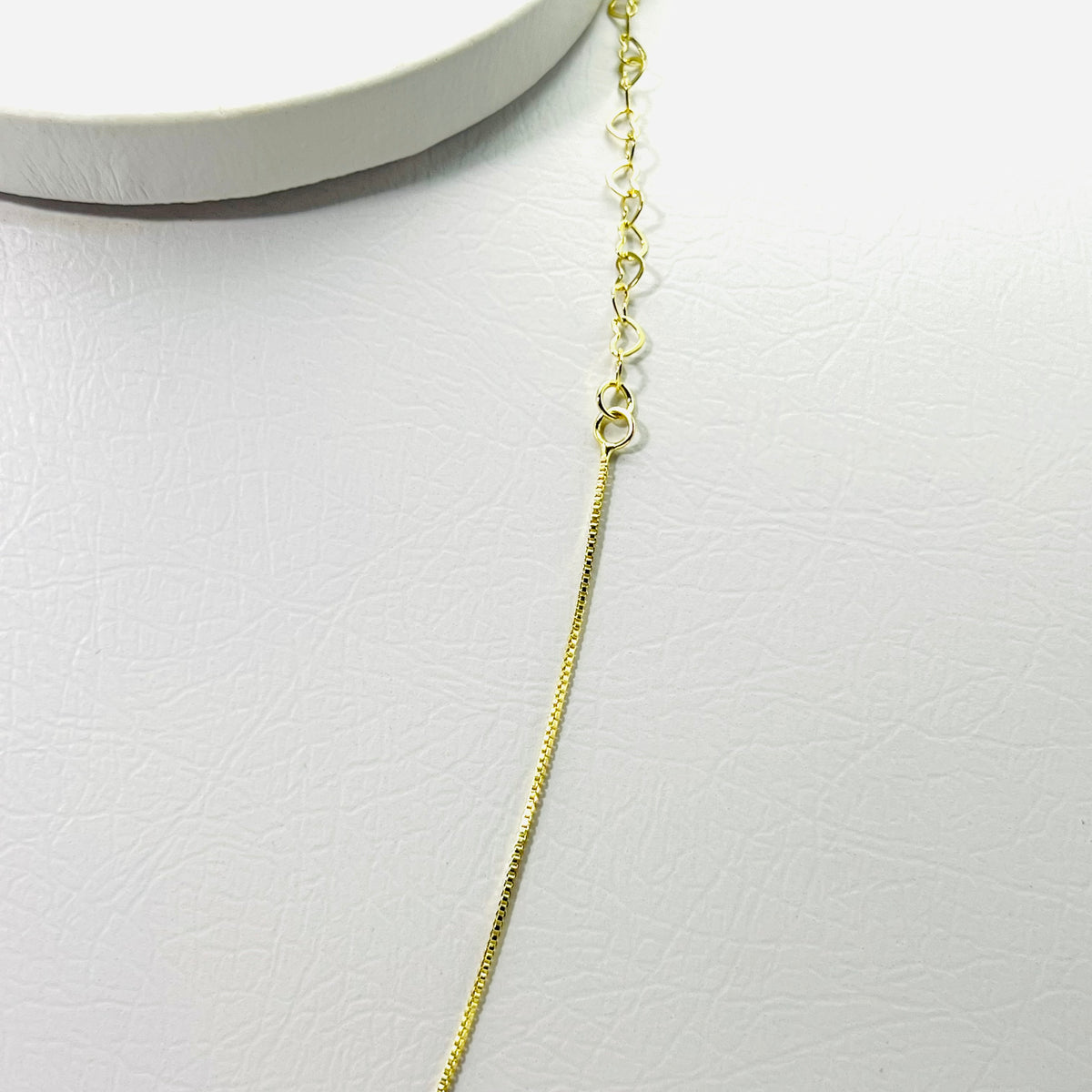 Colar Coraçoes Vazados