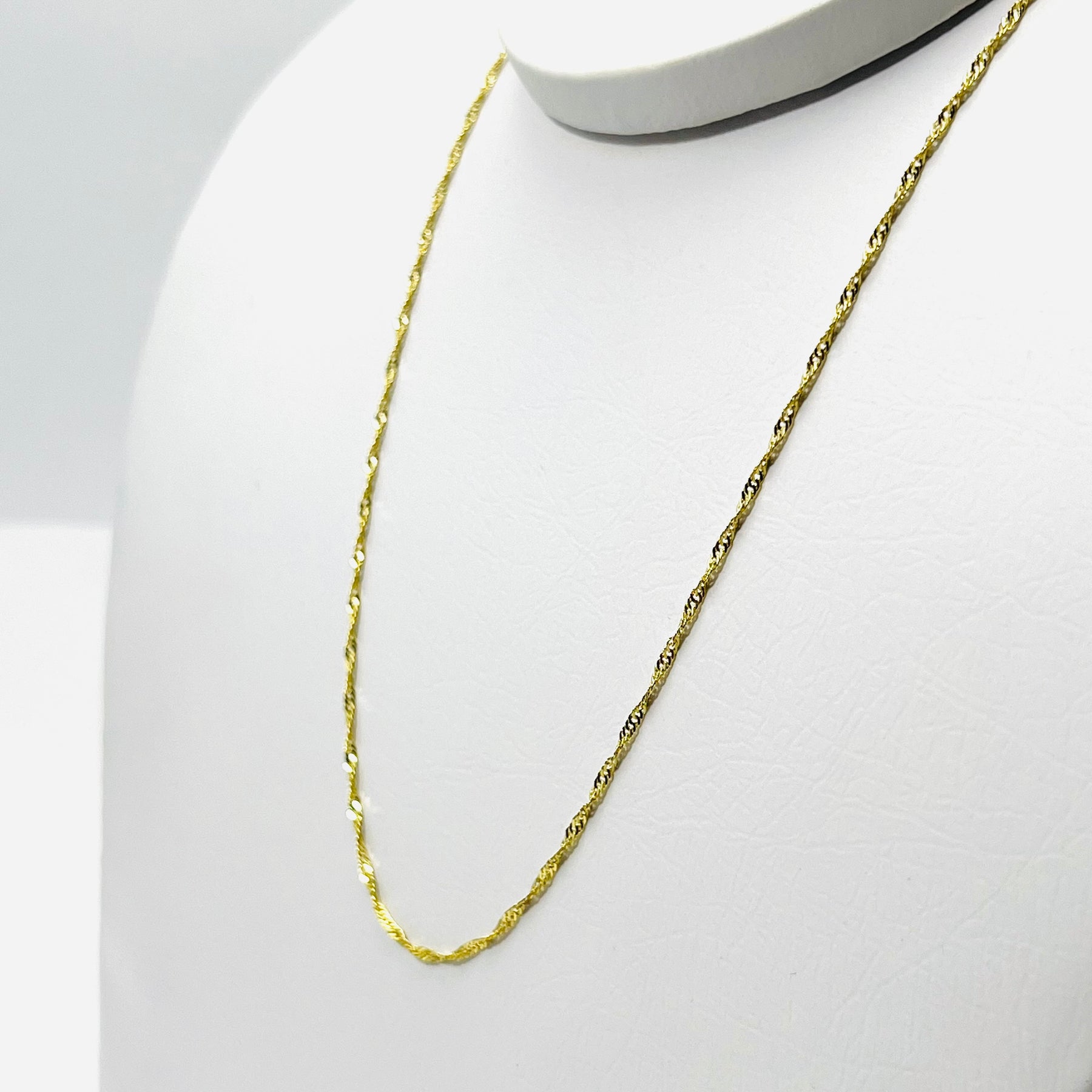 Colar Torcido Médio