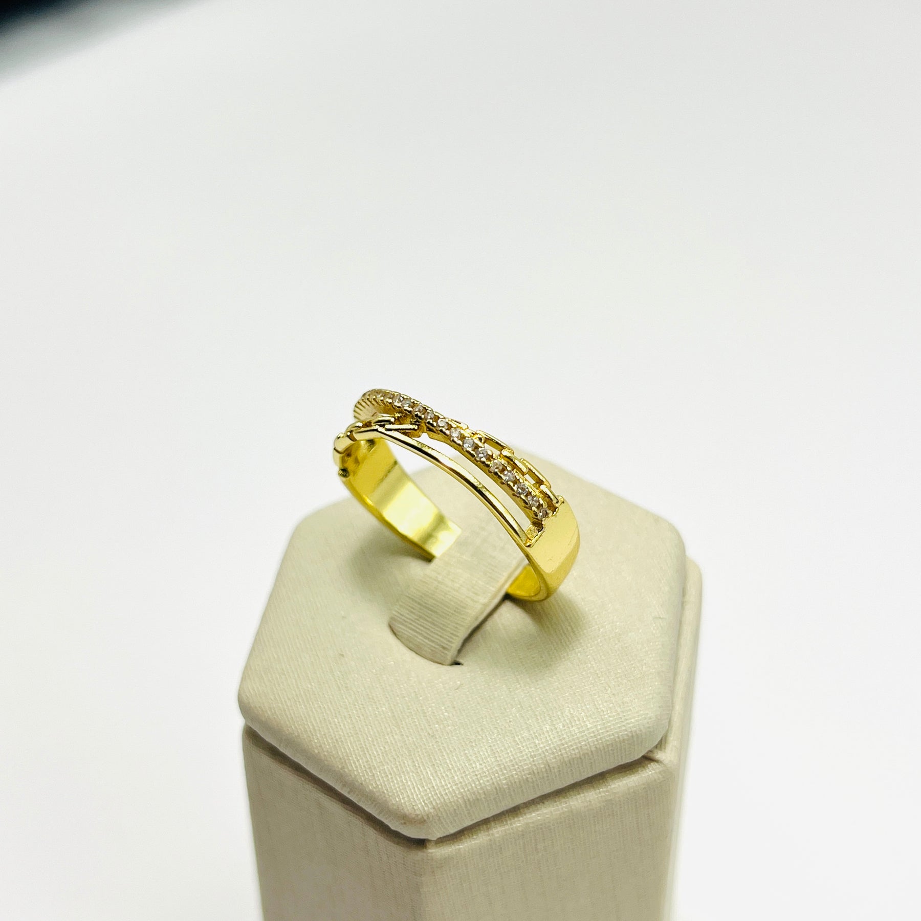 Anel Elegance Vasques Banhado A Ouro Com Zircônia