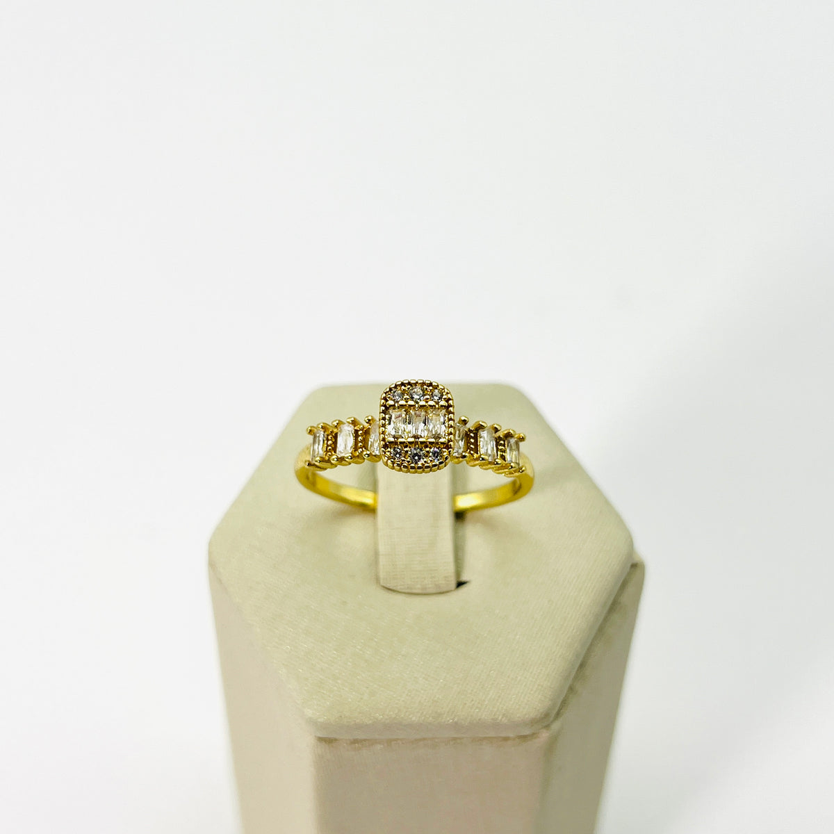 Anel Solitário 16 Pedras