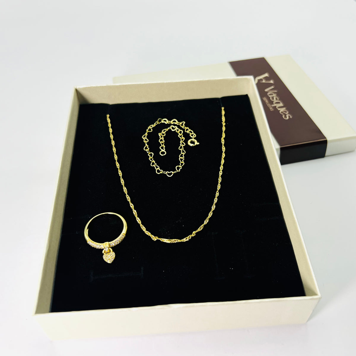Kit True Love Vasques: Colar, Anel e Pulseira Banhados a Ouro