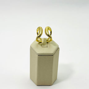 Anel Ondas Craveado com Zircônias