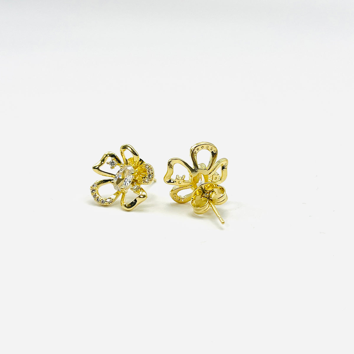 Brinco Laço Cravejado Banhado em Ouro 18K Vasques Semijóias