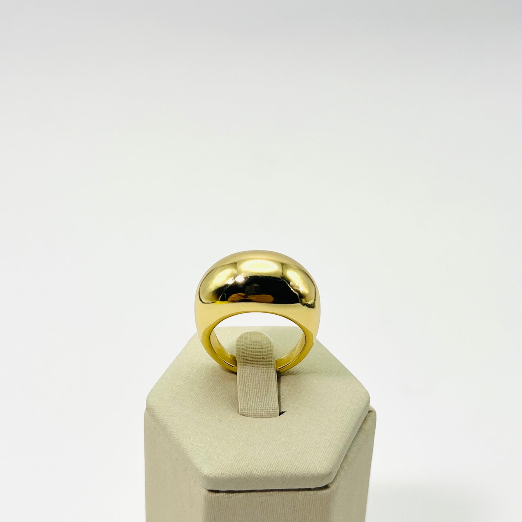 Anel Abaulado Banhado em Ouro 18K Vasques Semijóias